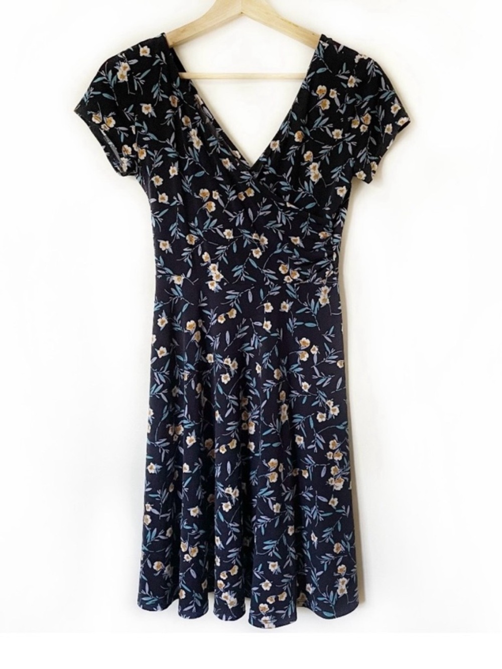 Kaileigh Stitch Fix Amandine Knit Surplice Floral Fit and Flare Dress Size S - Picture 2 of 7
